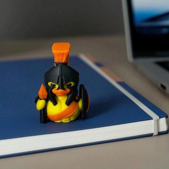Фигурка Спартанского Воина Утки, 3D-печатная Статуэтка Утки Мотоциклиста, Мультяшная Желтая Утка Настольное Украшение, Подарок Любителям Уток