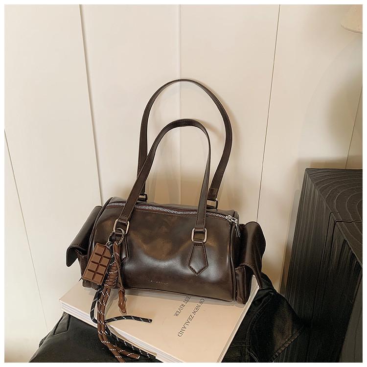 Ielgy Retro Portable Boston Bag Autumn Winter Niche Commuter Large Capacity One-Shoulder Messenger Bag