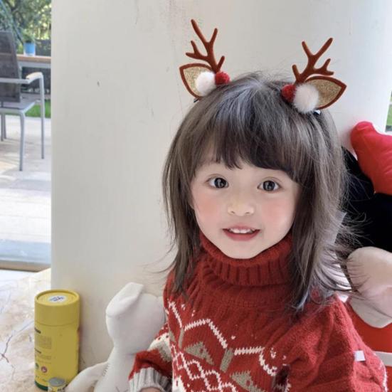 1 пара женских заколок для волос с мультяшным декором из рога, противоскользящая нержавеющая сталь, легкий плюшевый шарик, декор в рождественском стиле, новогодний праздничный подарок для девочек, заколки для волос