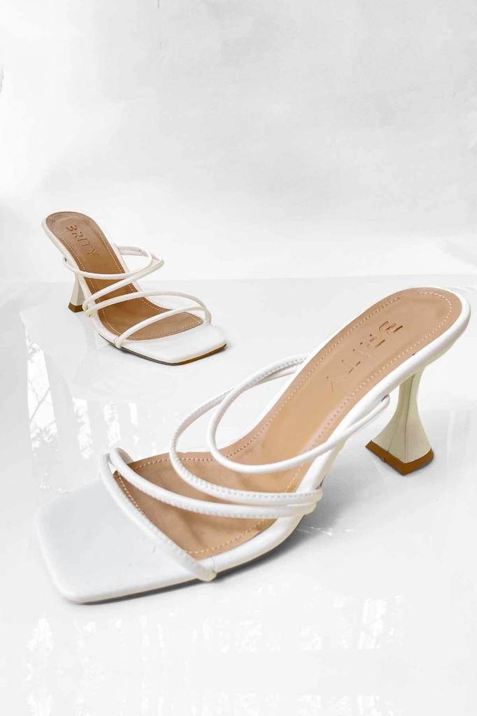 Женские повседневные босоножки Сандалии на каблуке с ремешком