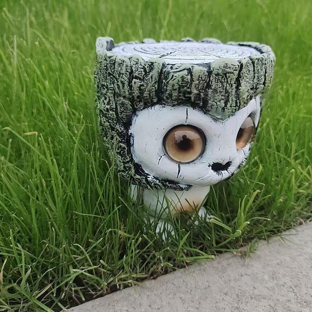 Alien Shaped Figurine Ornament for Home & Garden Decor