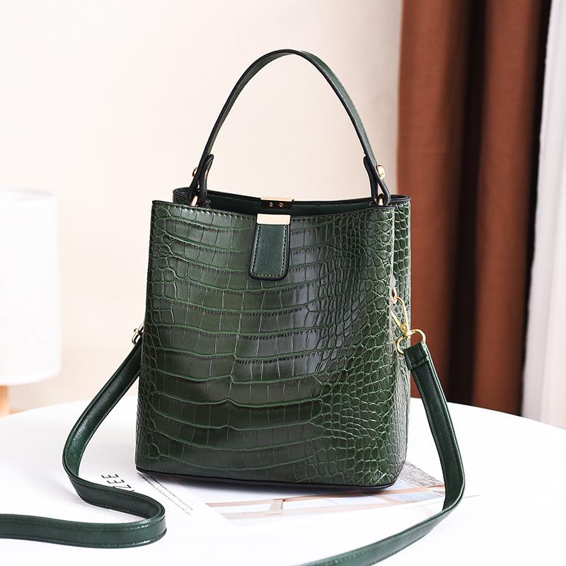 Crocodile Print Shoulder Bag for Women Vintage Luxury PU Leather Handbag Large Capacity Shoulder Bag Advanced Crossbody Bag for Women