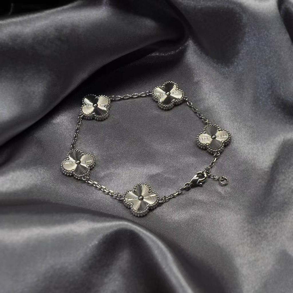 15MM Through-body Titanium Steel 18K Double-sided Lucky Four-leaf Clover Five Flowers Bracelet