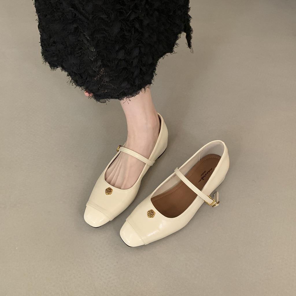 Внутренняя высота увеличивается черные туфли Мэри Джейн женские туфли 2025 новые весна и осень неглубокий рот слово с темпераментом универсальные одинарные туфли