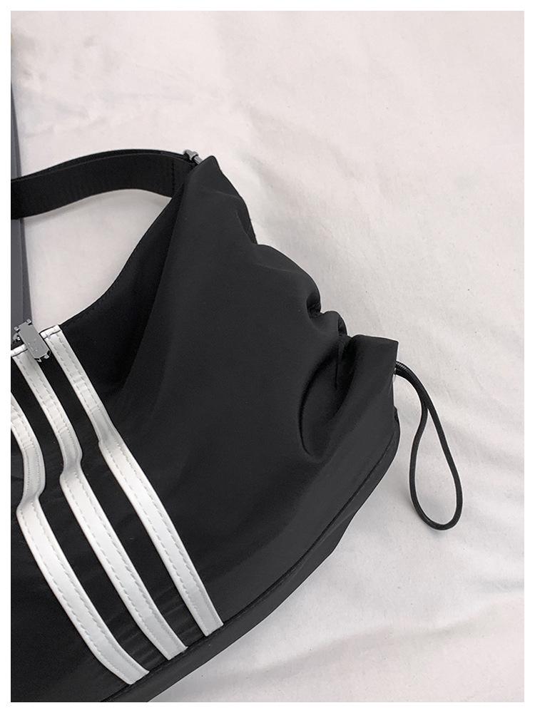 Женская полосатая сумка кроссбоди большой вместимости - Легкий, универсальный спортивный рюкзак на плечо