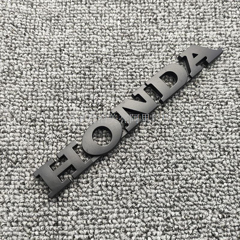 Эмблема '1.8 i-VTEC' на боковое крыло Civic 8-го/9-го поколения, матово-черная