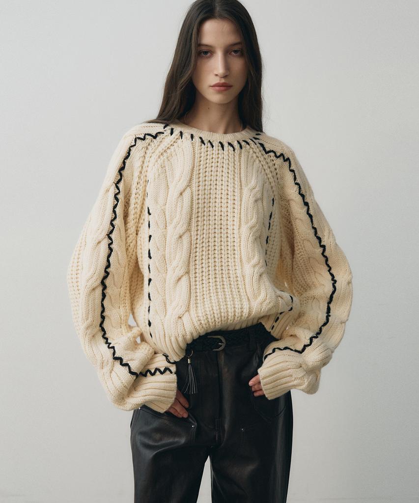 NOIRER FOR WOMAN Handmade Cable Crop Sweater (Ivory)