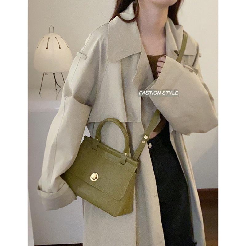 IELGY Student Party Mail Carrier, Stylish Retro Portable Versatile Large Capacity Messenger Bag