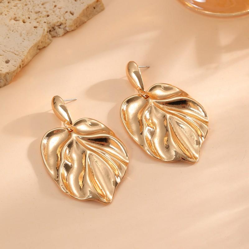 Elegant Zinc Alloy Leaf Earrings Women Gold Toned Minimalist Fashion Studs Trendy Botanical Jewelry Daily Wear