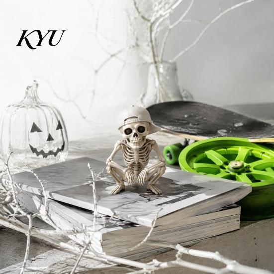 Resin Skull Figurine Cool Skeleton with Baseball Cap, Halloween Statue, Funny Cap Decor Spooky Desktop Decoration for Mantel, Shelf, Tabletop