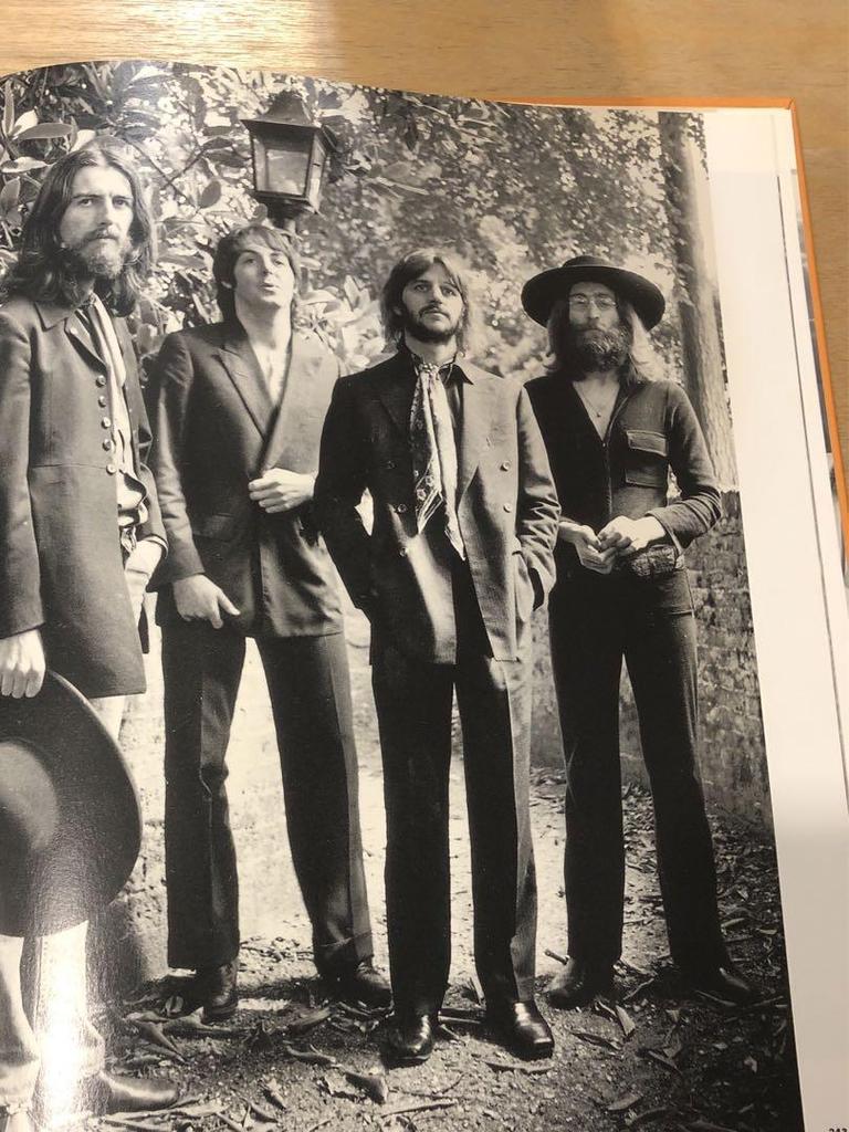 [Б/У] The Beatles, Дэвид Боуи, Beach Boys Фотокнига Конец…