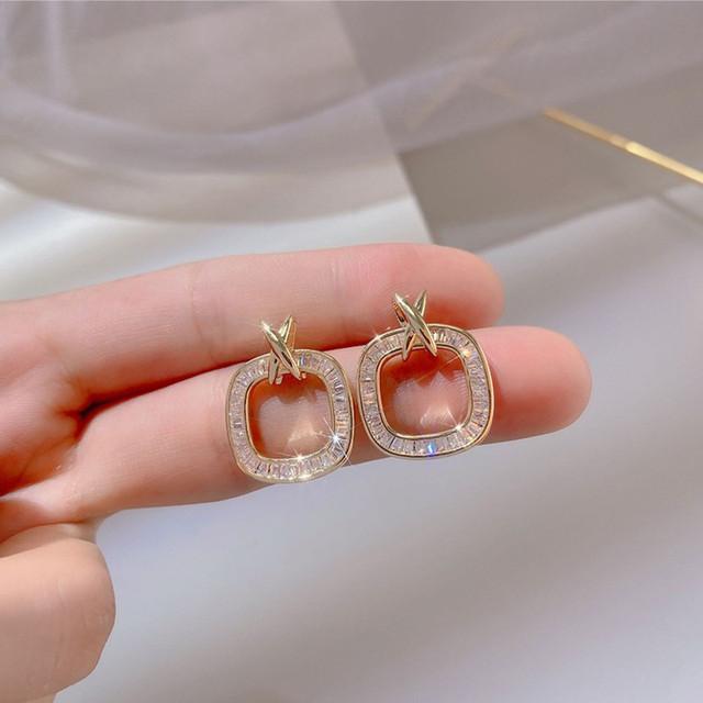 925 Sterling Silver Simulated Diamond Earrings For Women High Quality Stud Earring Wedding Engagement Party Jewelry