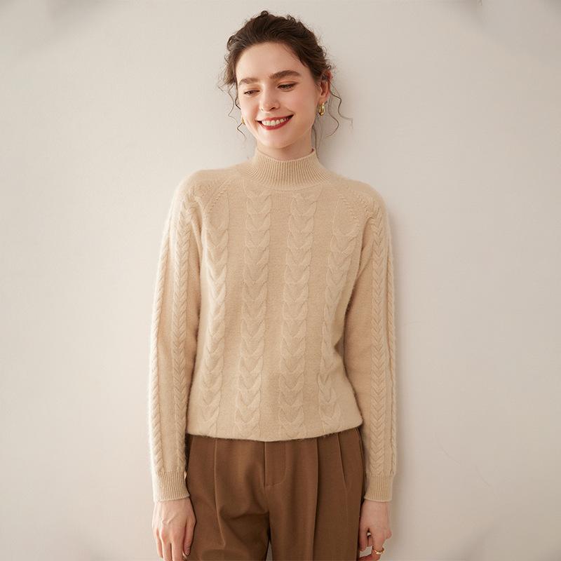 Женский кашемировый свитер однотонного цвета с узором «косы», полувысоким воротником, свободного кроя