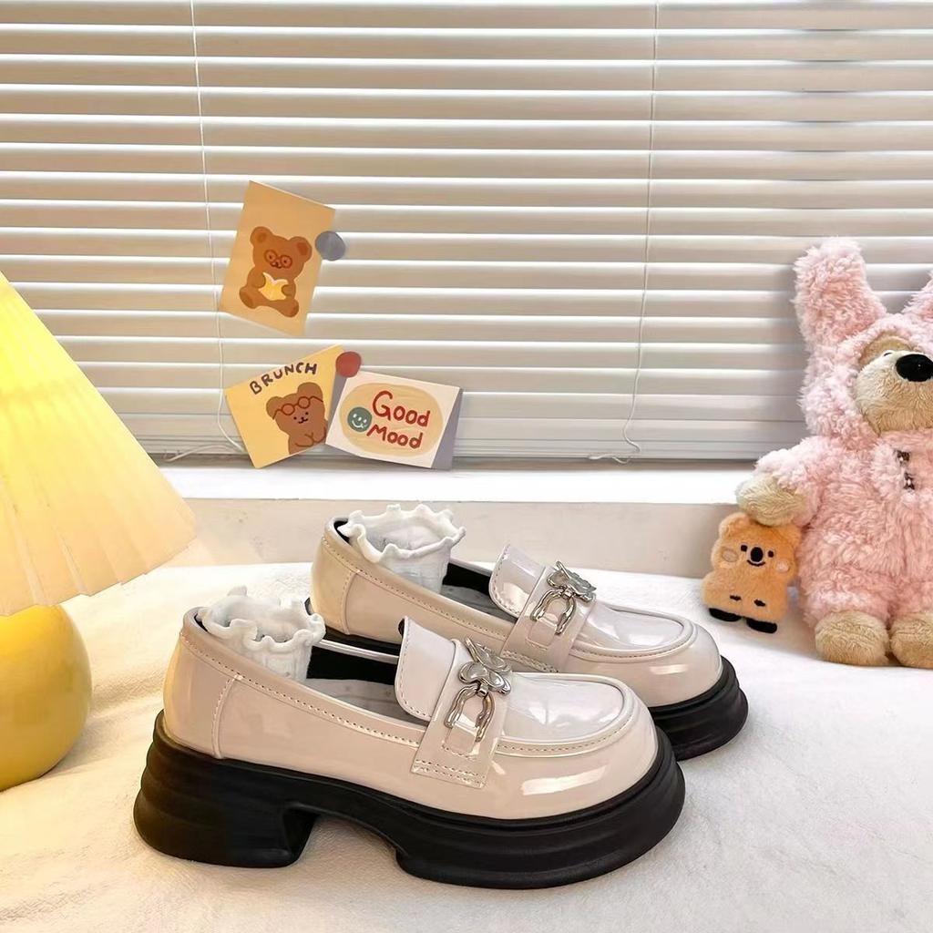 Маленькие кожаные туфли в британском стиле, женские одинарные туфли, осень 2025, новые туфли-муффины на платформе, универсальные туфли Мэри Джейн