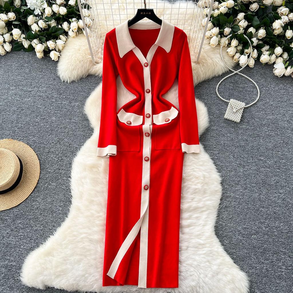 Женское однобортное трикотажное платье в стиле ретро с контрастными лацканами и разрезом на талии длиной до колена