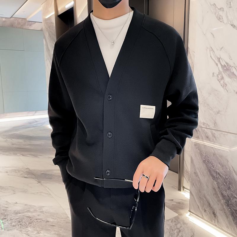 Осень и зима Новый кардиган свитер в американском ретро повседневном непринужденном стиле с V-образным вырезом мужской однотонный свитер пальто