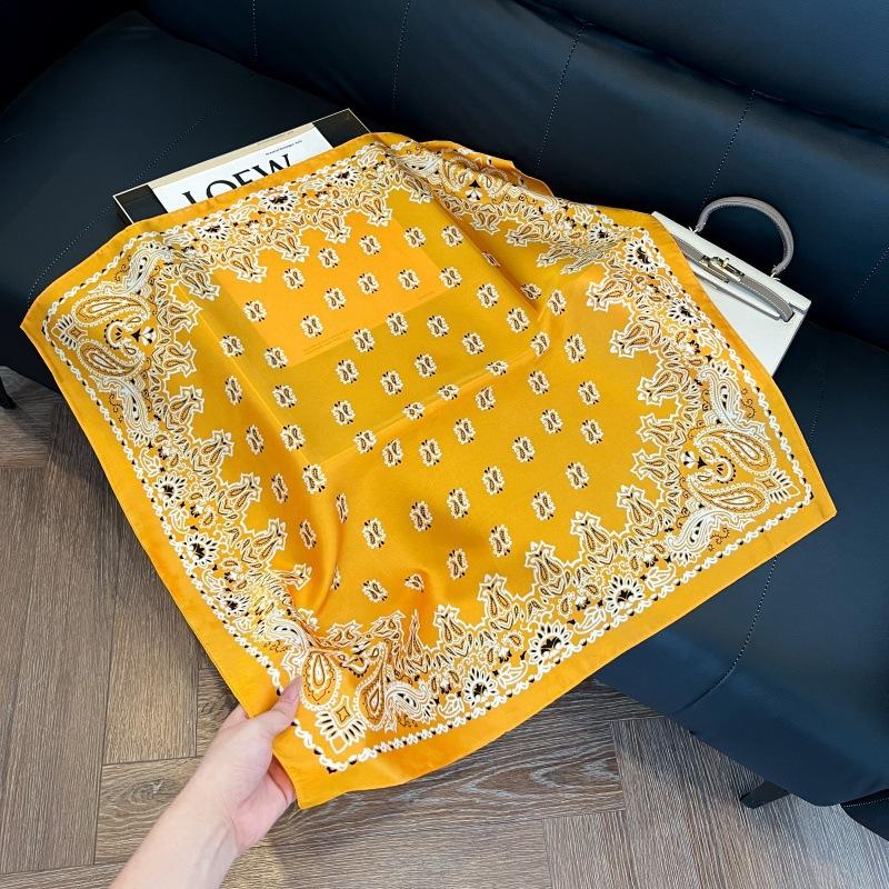Spring and summer square scarf Korean version of women's scarf decorative binding wrist exquisite foreign style neck protection windproof headscarf