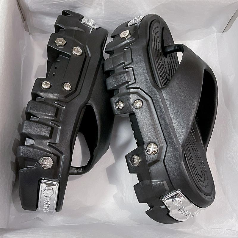 Punk Style Women Clogs 2025 New Arrival Soft EVA Thick Platform Slippers Comfortable Garden Shoes Beach Sandals