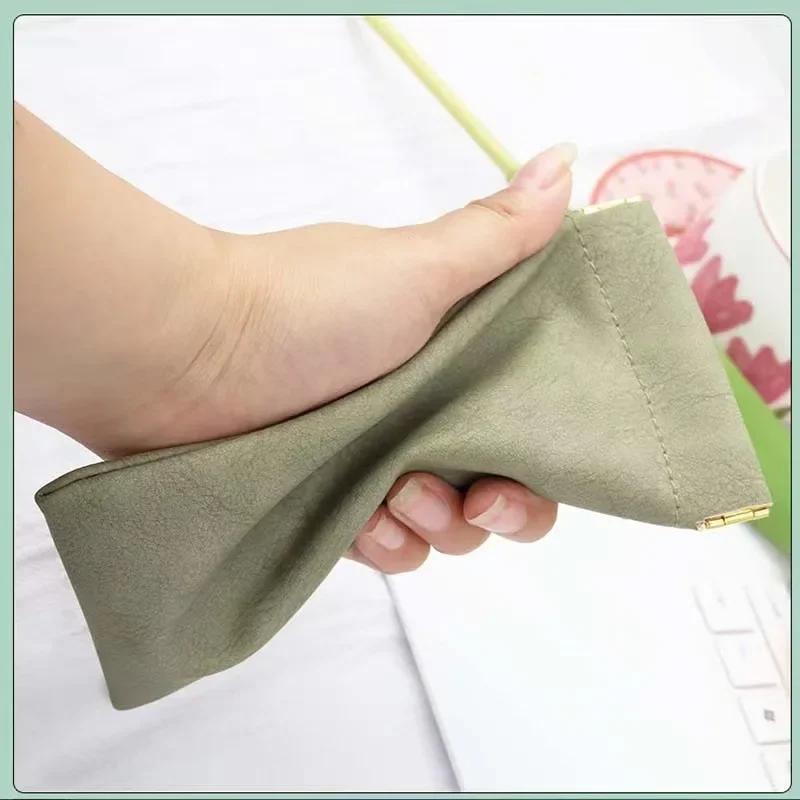 Glasses Storage Bag, Scratch Resistant and Durable. Sunglasses Bag, with Elastic Opening That Automatically Closes