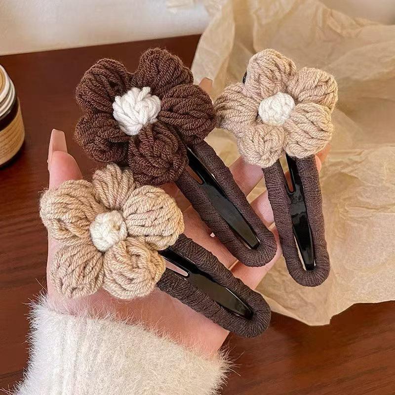 Vintage Large Plush Flower Hair Clips Girls Elegant Ponytail Braid Claw Hair Duckbill Clip Girls Headdress Gift