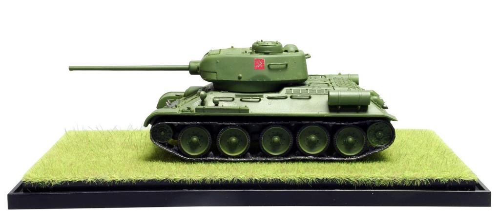 PLATZ Girls Panzer Movie Tank Collection Pravda High School Assembled In the Grassland Scale Finished Product & Palm-sized T-34/85 1/72 Pre-painted