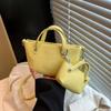 Однотонная Сумка через плечо с продвинутым дизайном, нишевая, легкая роскошь, 2026, высокое качество, универсальная, повседневная, для работы