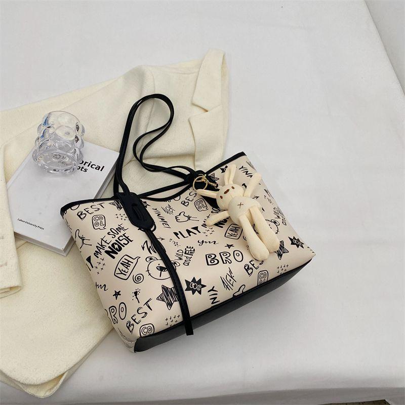 Tote Bag Women's Large Capacity Niche Style Graffiti Tote Bag