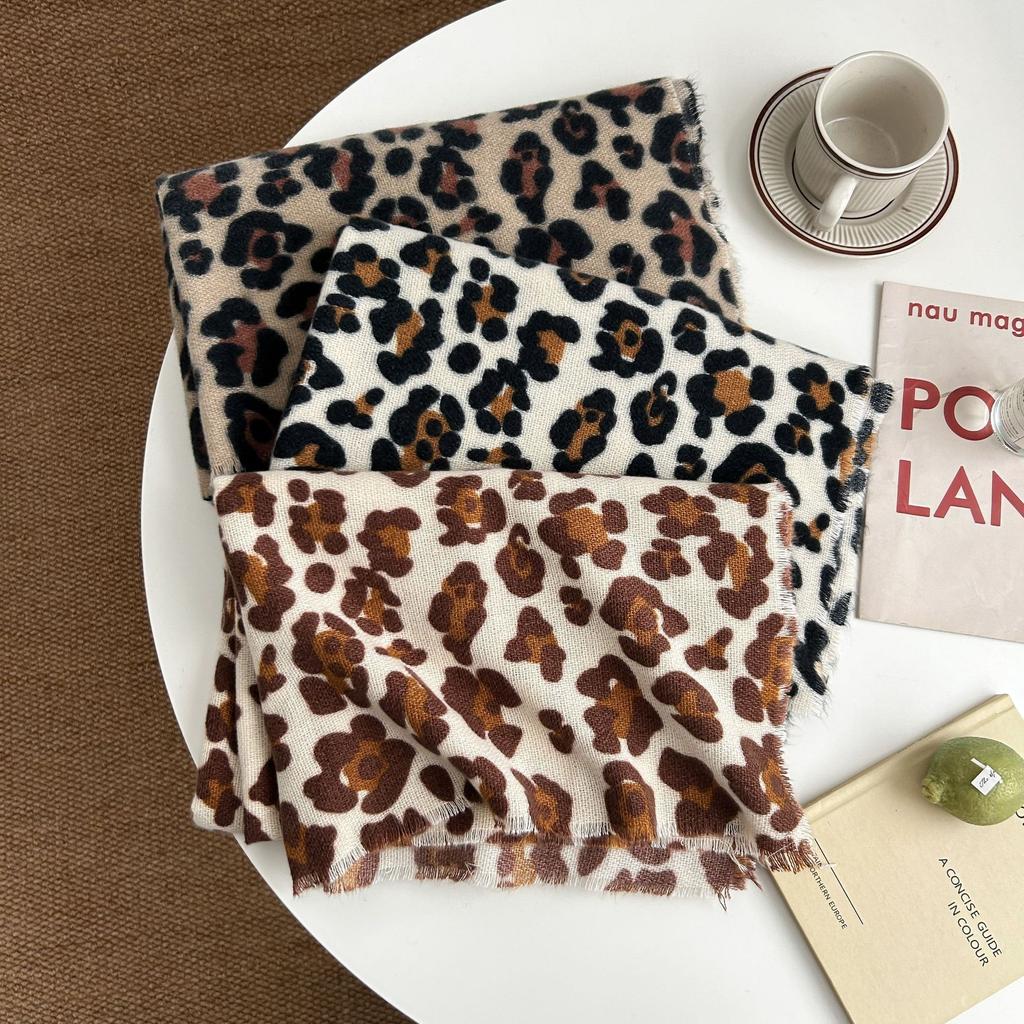 Fashion High-end Leopard Print Scarf Autumn and Winter Women's Modern Personality Wild Beauty Temperament Imitation Cashmere Warm Shawl