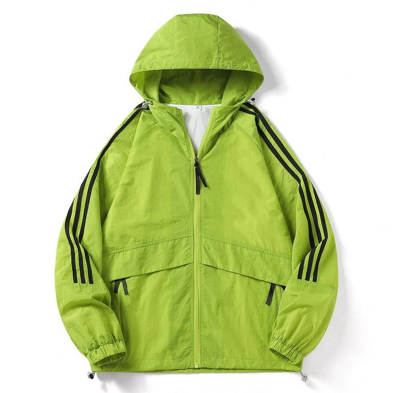 Весна и осень Новая мужская куртка Three Bars Защита от солнца Ветровка Пара Открытый ветрозащитный капюшон Спортивное пальто Мужчины