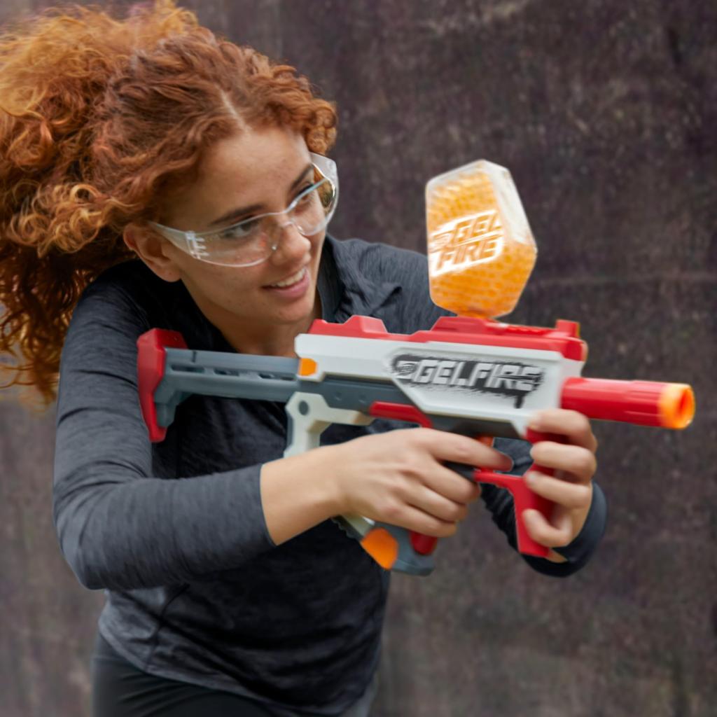 Hasbro Nerf PRO Gelfire GELFIRE Mythic Электрический Бластер 1600 Гель 800 Гелевых Шариков Перезаряжаемый Защитный Возраст 14 и Аутентичный & Шарики, Бутылка, Аккумулятор,
