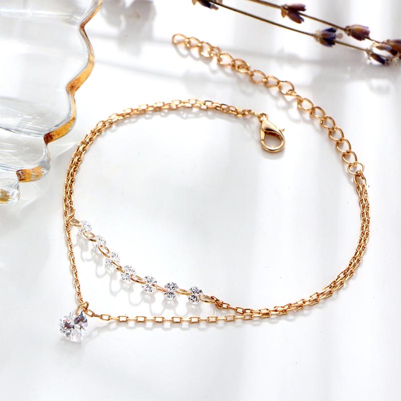 Элегантный женский браслет из сплава и горного хрусталя