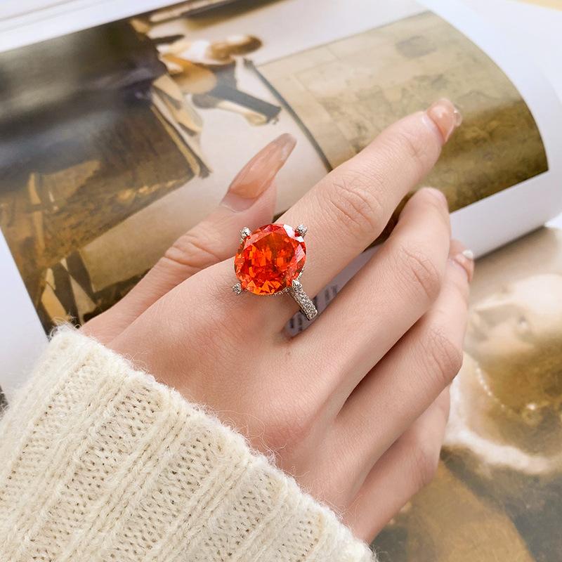 Jewelry Copper Bottom Gold Plated High Carbon Diamond Ice Flower Cut Pigeon Egg Ring Female 12 * 14