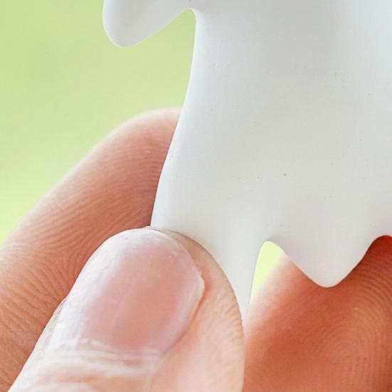 4Pcs Roast Duck Car Pendant Color Changing Duck Swing Ornament UV Temperature Indicator Cute Rearview Mirror Pendant Home Office Decor