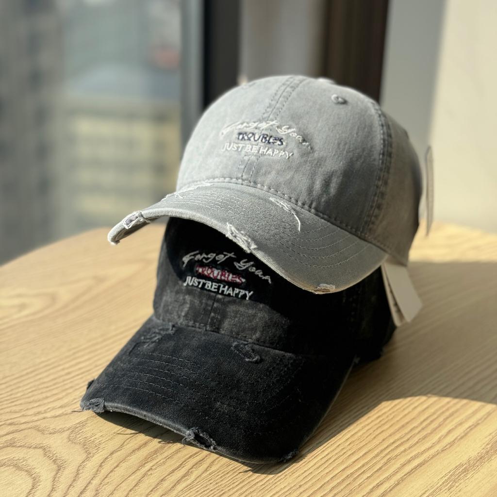 New trendy Korean-style sun-shading lettered denim baseball cap for spring and summer2026Male couples showing off their cute duck-billed caps, a