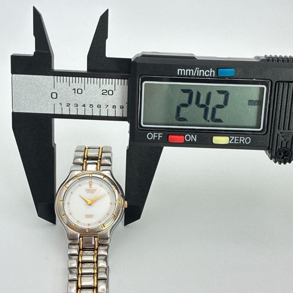 Б/у Новая батарейка Citizen Exceed Combi Женские Винтаж