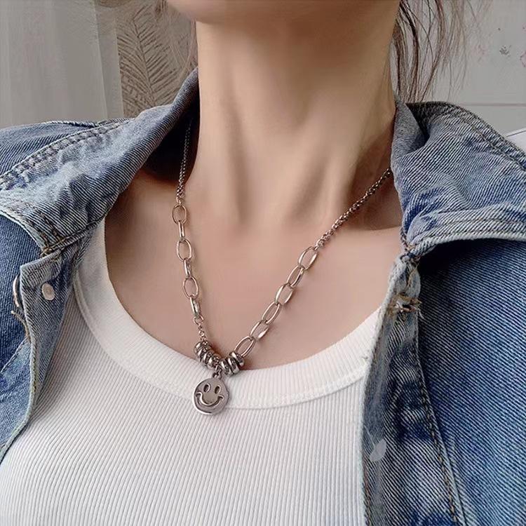 Новое ожерелье из титановой стали, подвеска в виде смайлика, ожерелье для мужчин и женщин, цепочка на ключицу с холодным ветром