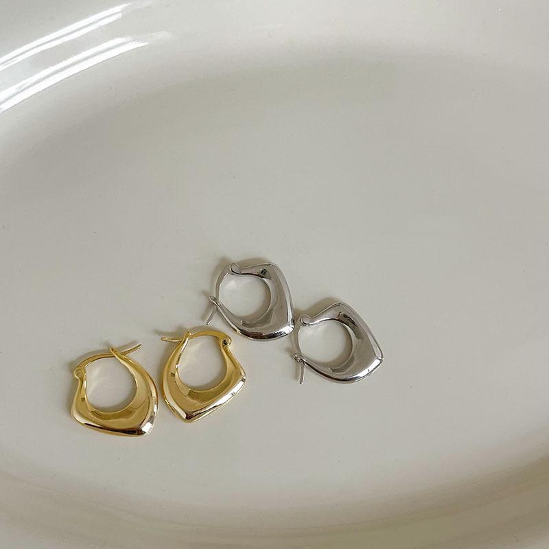 Ретро Геометрические Металлические Серьги Женские Нишевый Дизайн Чувство Уникальности Любовь Ушная Пряжка Тренд Серьги-Гвоздики