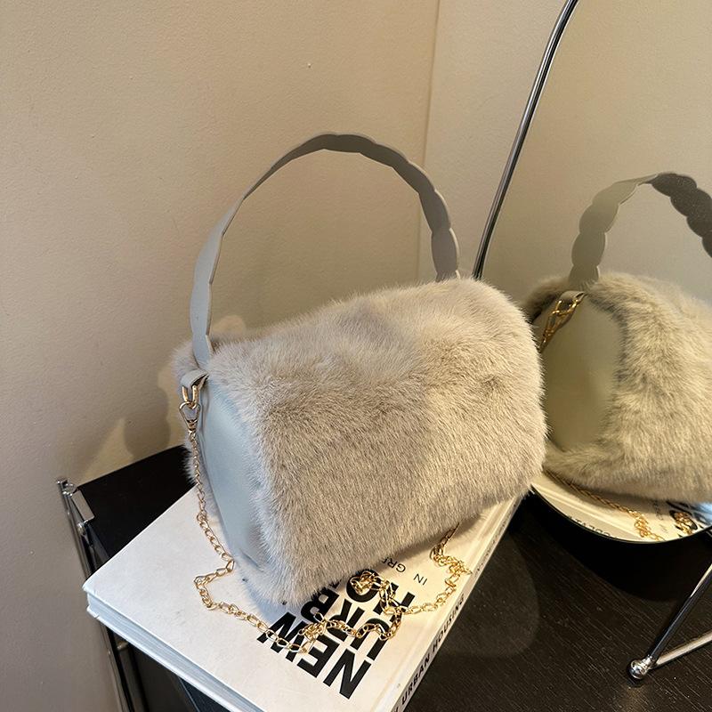 Foreign Plush Portable Small Bag Women'S Retro Fashion Messenger Bag Fashion Portable Hair Bag