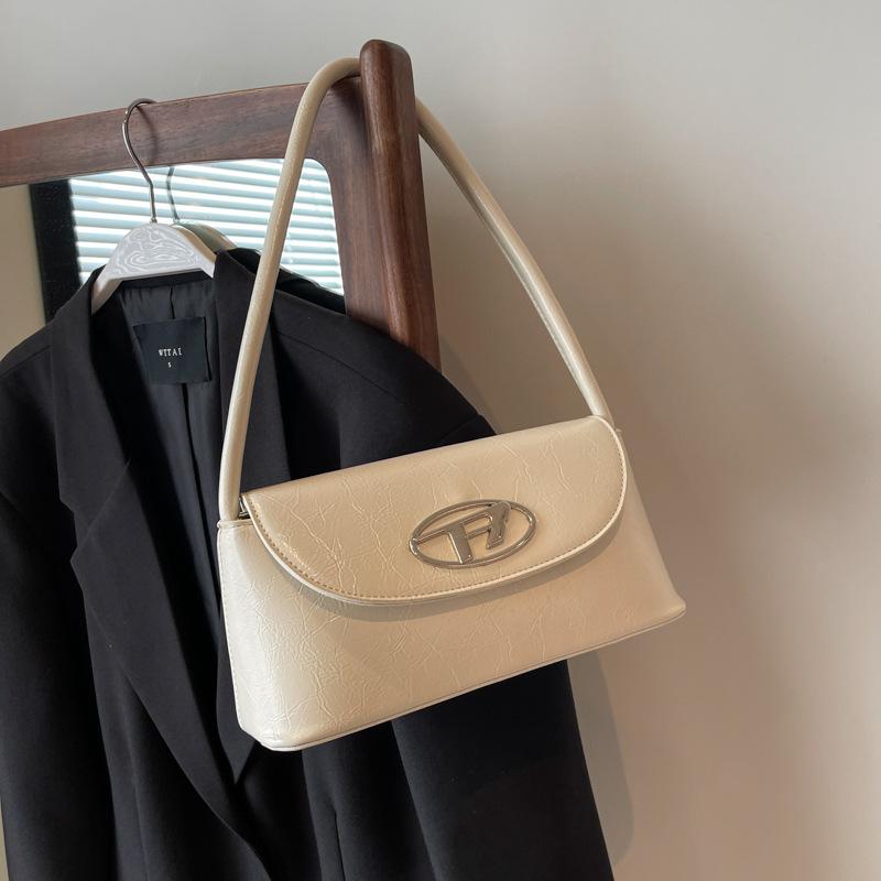 Французская нишевая маленькая сумка женская сумка 2025 новая модная модная с высоким чувством иностранного стиля осенне-зимняя на одно плечо подмышечная сумка-багет