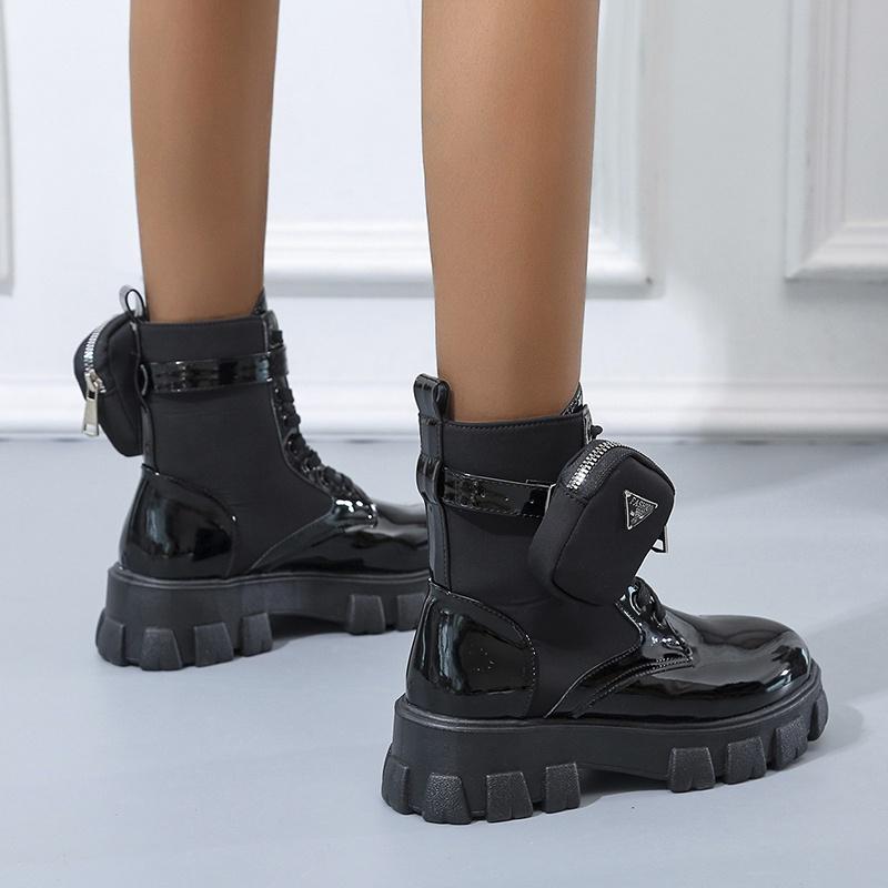 Женская модная обувь, черные мотоциклетные ботинки «Мартенс» на платформе в стиле панк, туфли на массивном каблуке со шнуровкой и пряжкой, карманы, туфли из искусственной кожи