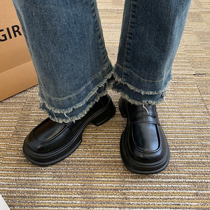 Маленькие кожаные туфли в черном британском стиле женские осень 2025 новые японские jk универсальные на толстой подошве на толстом каблуке нескользящие лоферы