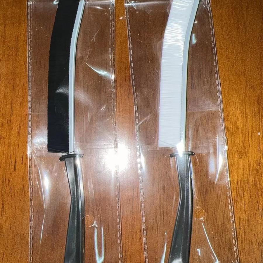 Многофункциональная щетка для чистки щелей в ванной, кухне и на окнах