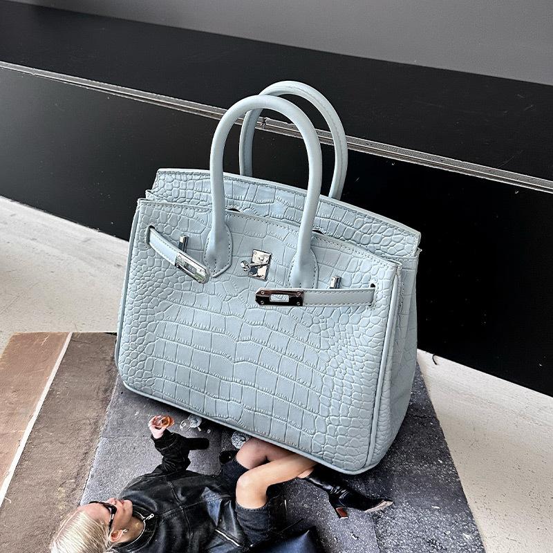 Fashion crocodile pattern portable platinum bag women's new high-end texture shoulder messenger bag European and American retro