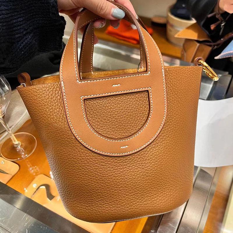 2023 Женская сумка-ведро большой вместимости Pig Nose, первый слой из коровьей кожи, стиль Commuter