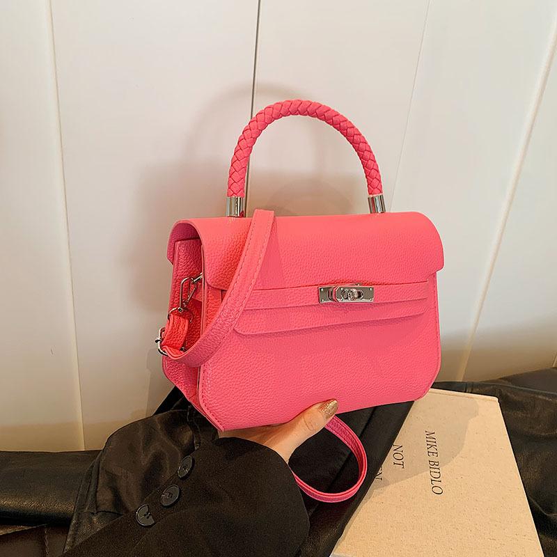 Популярная маленькая сумка-мессенджер женская новая летняя модная сумка через плечо 2024 года маленькая квадратная сумка для поездок на работу