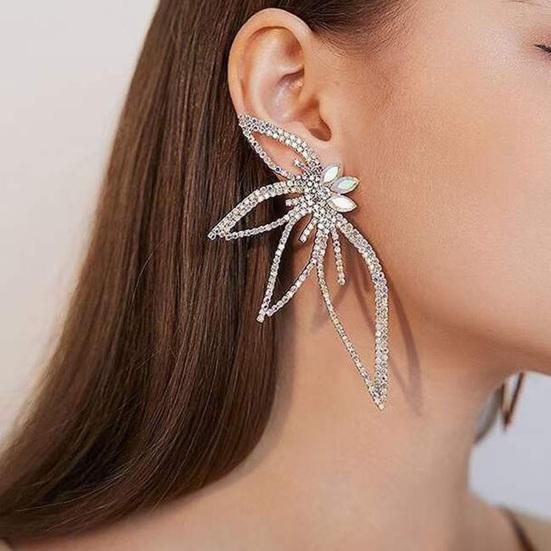 1 пара женских серег-гвоздиков с преувеличенным кубическим цирконием и кленовым листом, массивные роскошные блестящие серьги, модные аксессуары, ювелирные изделия, подарок