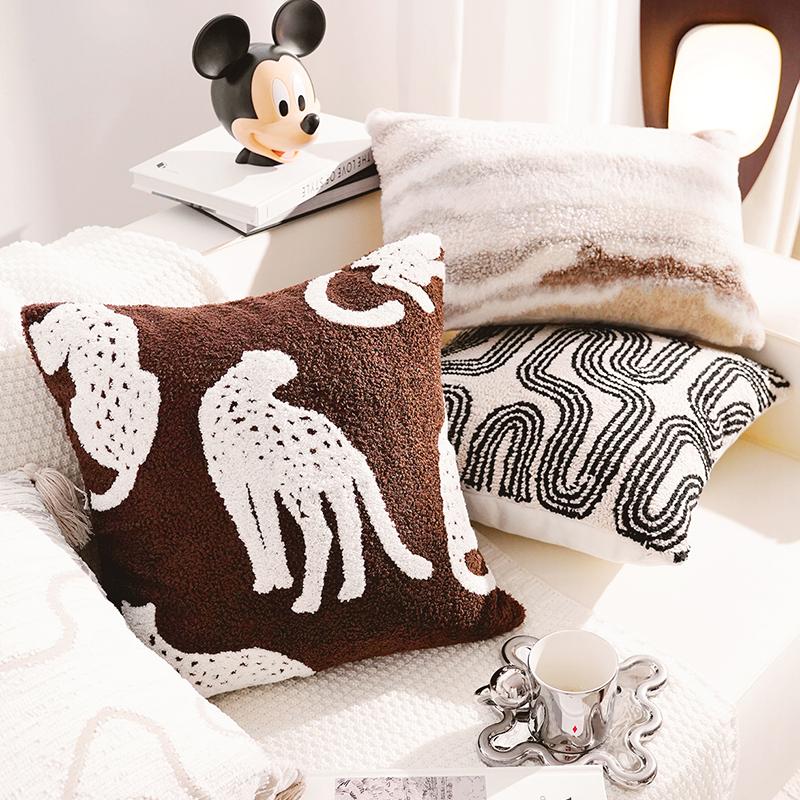 Brown Vintage Throw Pillow Sophisticated Sofa Throw Pillow Set Simple Bedside Cushion for Bedroom Decorative Throw Pillow