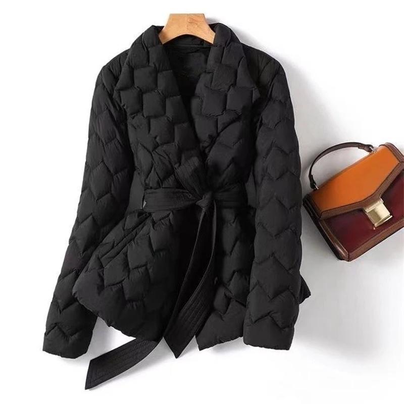 Зимняя темпераментная стеганая легкая куртка на пуху и хлопке с рисунком "водная рябь", воротником, приталенная, средней длины, элегантное хлопковое пальто
