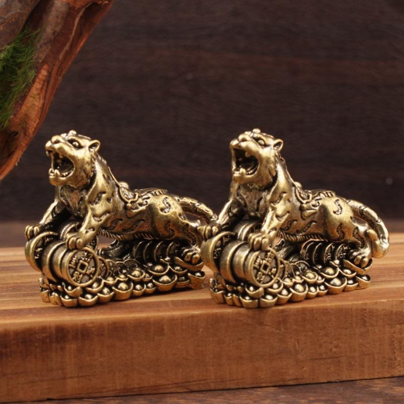 Античная медь Китайский тигр Миниатюрные фигурки Орнаменты Латунь Счастливые Настольные украшения