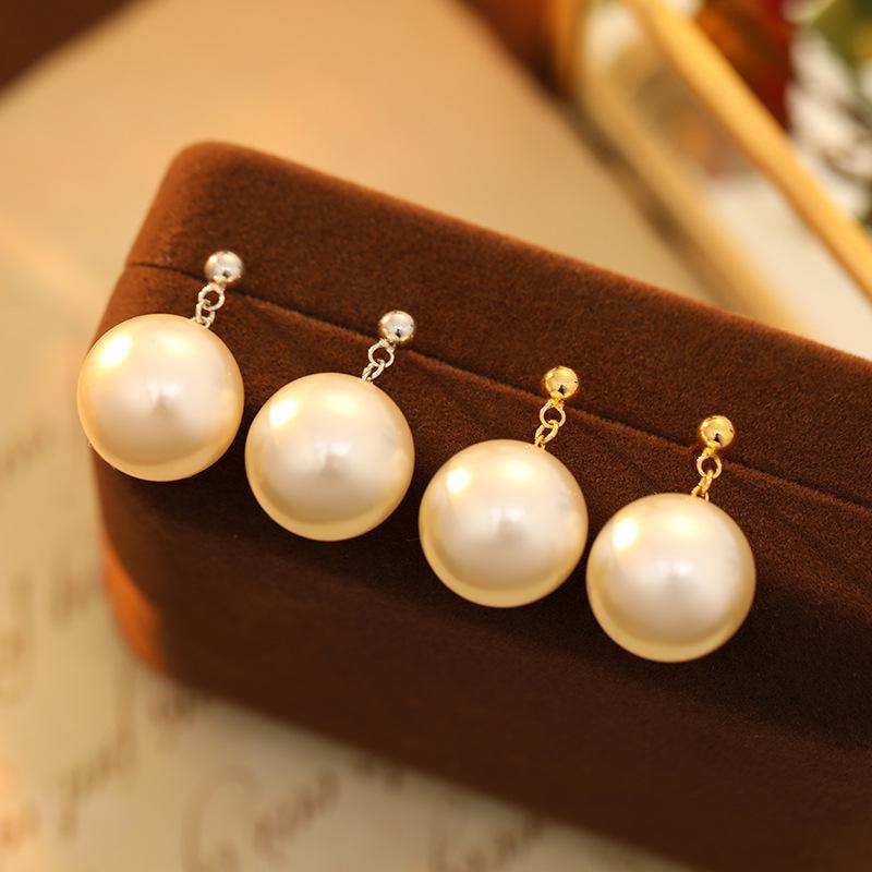 Banyan Tree S925 Silver Pearl Earrings for Women - Round Oversized Highlights, Celebrity Style, Light Luxury, All-match.